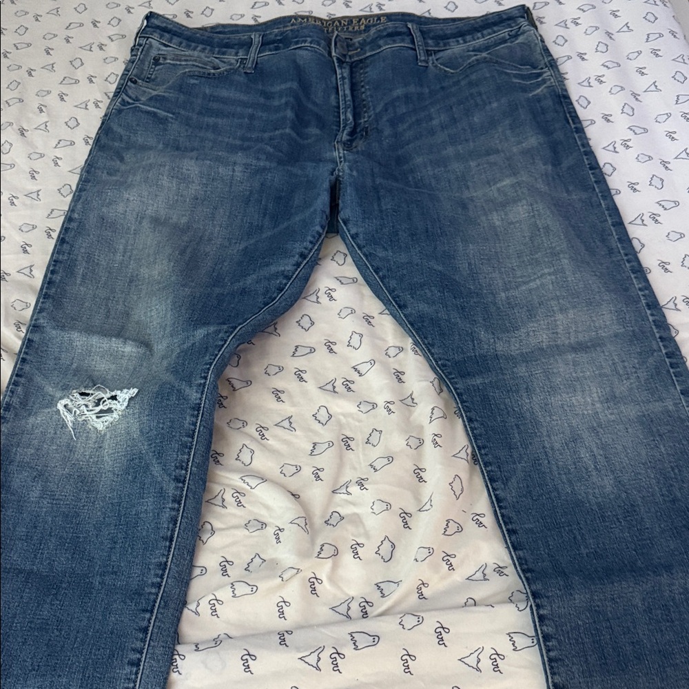 American Eagle Outfitters Men's Relaxed Blue Jeans